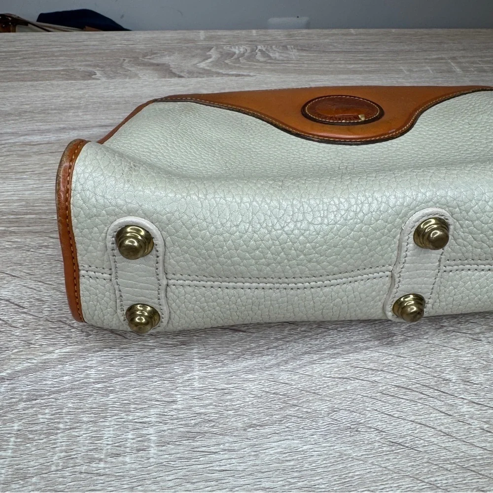 Dooney & Bourke Cream and Tan Leather Bag Vintage - Picture 3 of 15